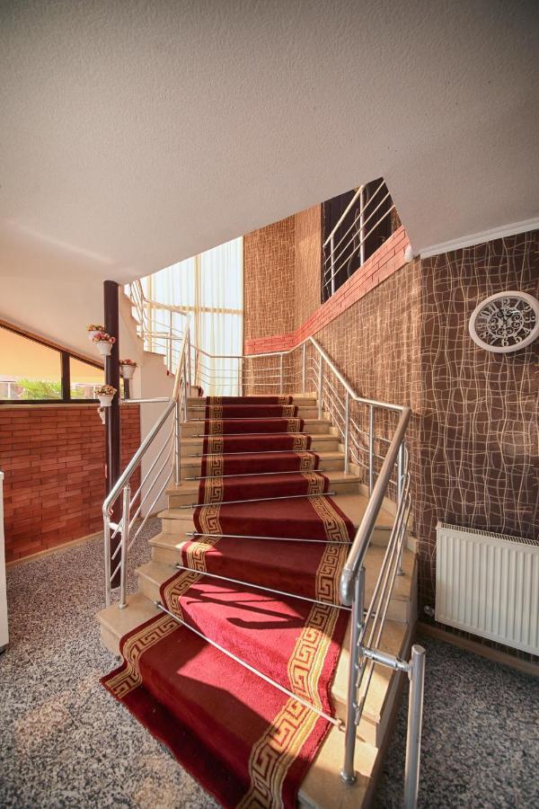 Hotel Tamari คูทายสิ ภายนอก รูปภาพ