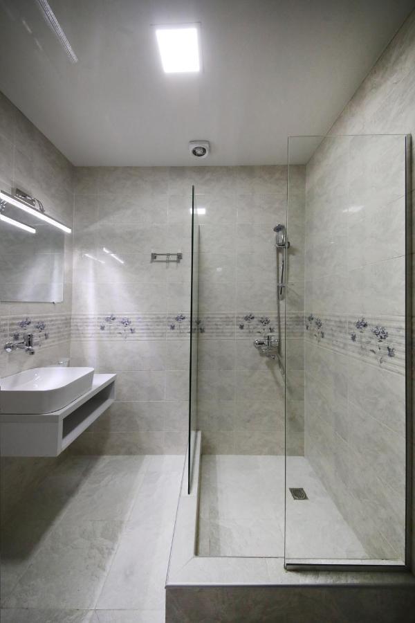 Hotel Tamari คูทายสิ ภายนอก รูปภาพ